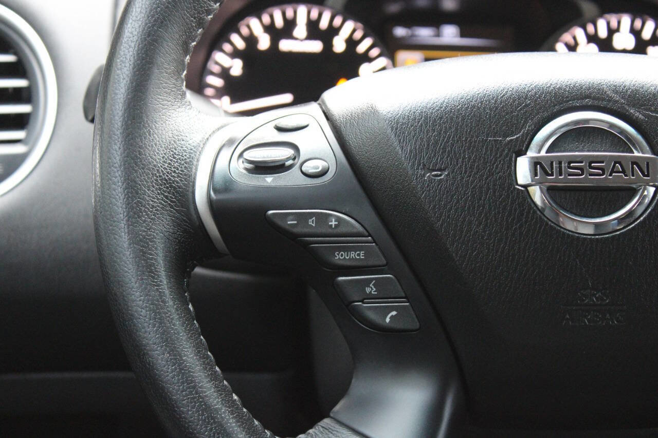 Used 2018 Nissan Pathfinder SV image 36