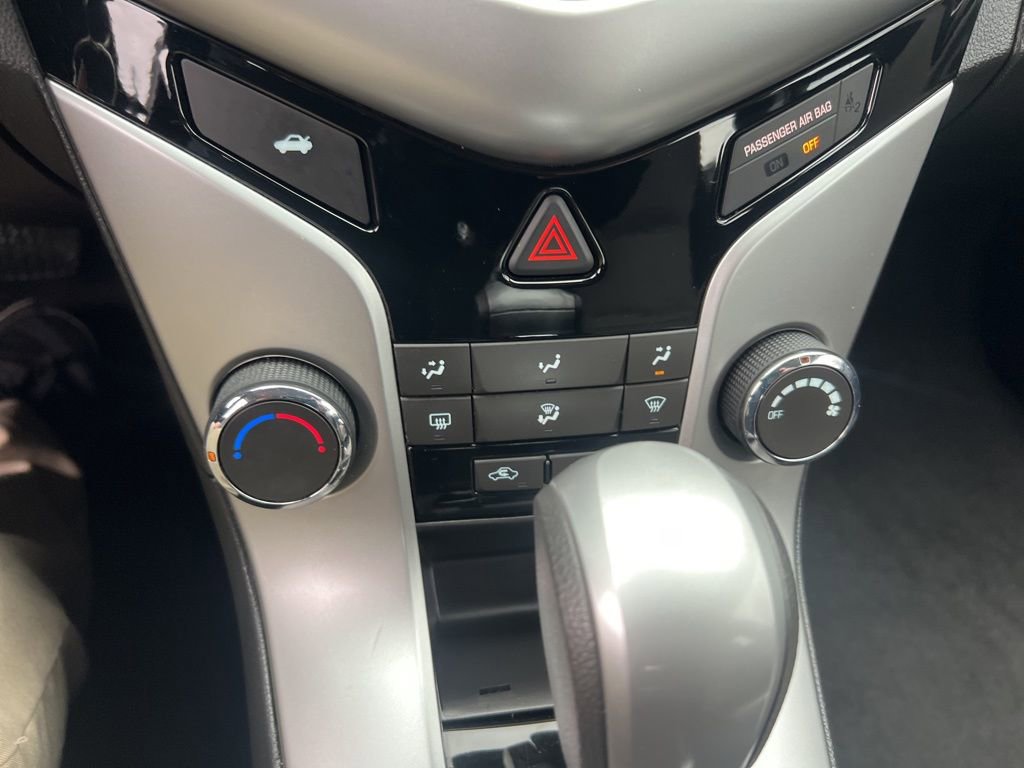 Used 2015 Chevrolet Cruze LS FWD image 48