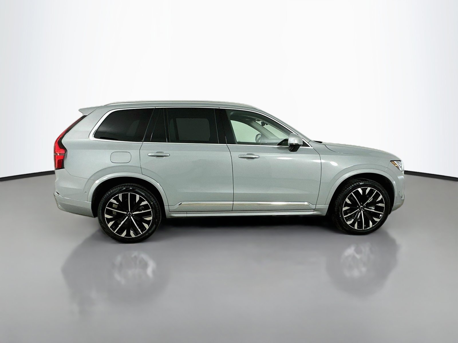 Certified 2026 Volvo XC90 B6 Ultra w/ Protection Package AWD/4WD image 4