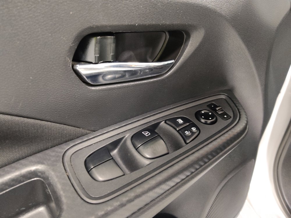 Used 2021 Nissan Versa SV image 27