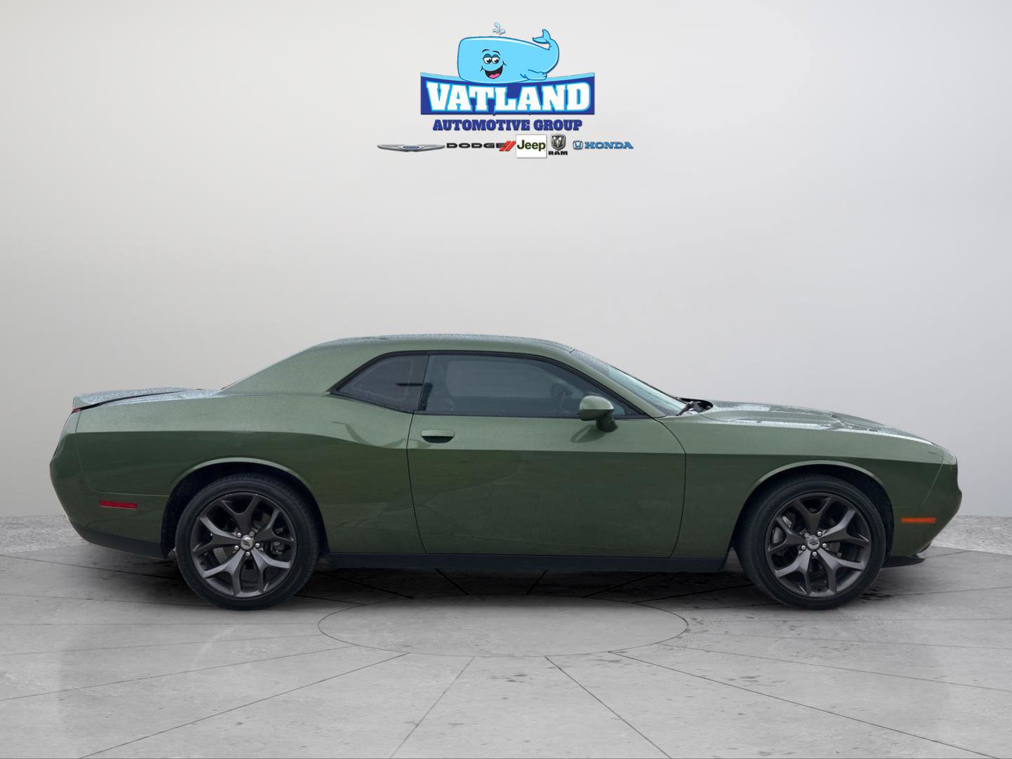 Used 2019 Dodge Challenger SXT w/ Plus Package image 6