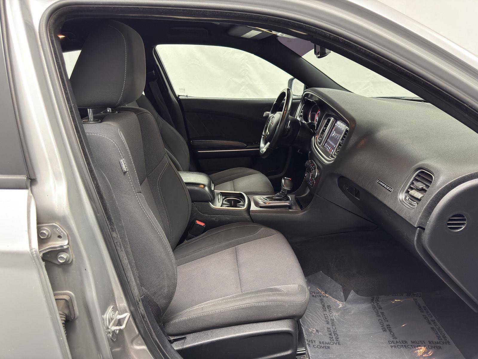 Used 2019 Dodge Charger SXT image 36