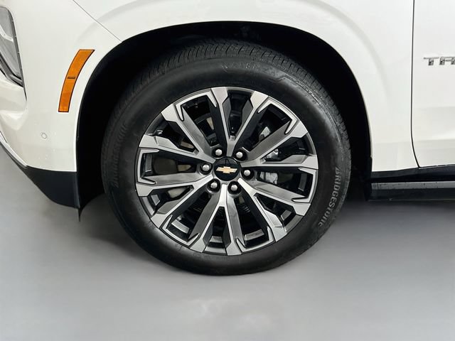 Used 2025 Chevrolet Tahoe High Country AWD/4WD image 15