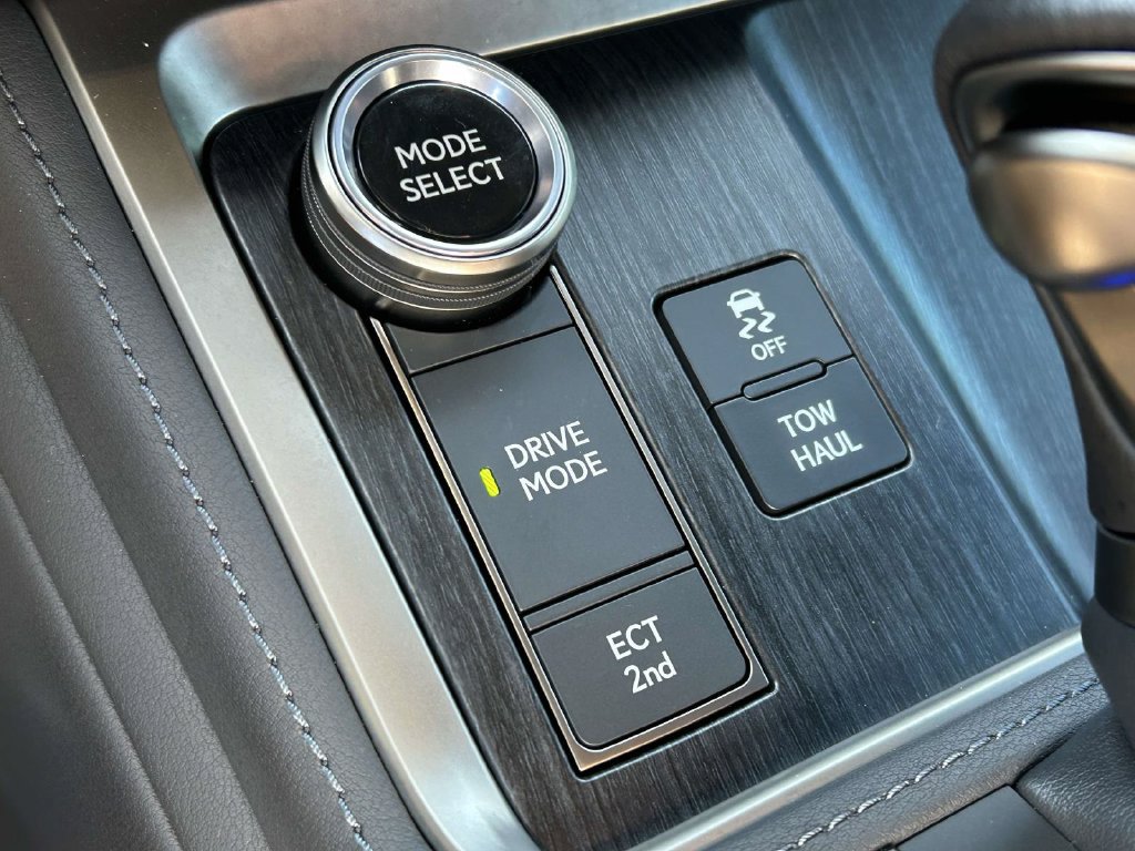 Used 2024 Lexus GX 550 w/ Accessory Package (2T) AWD/4WD image 26