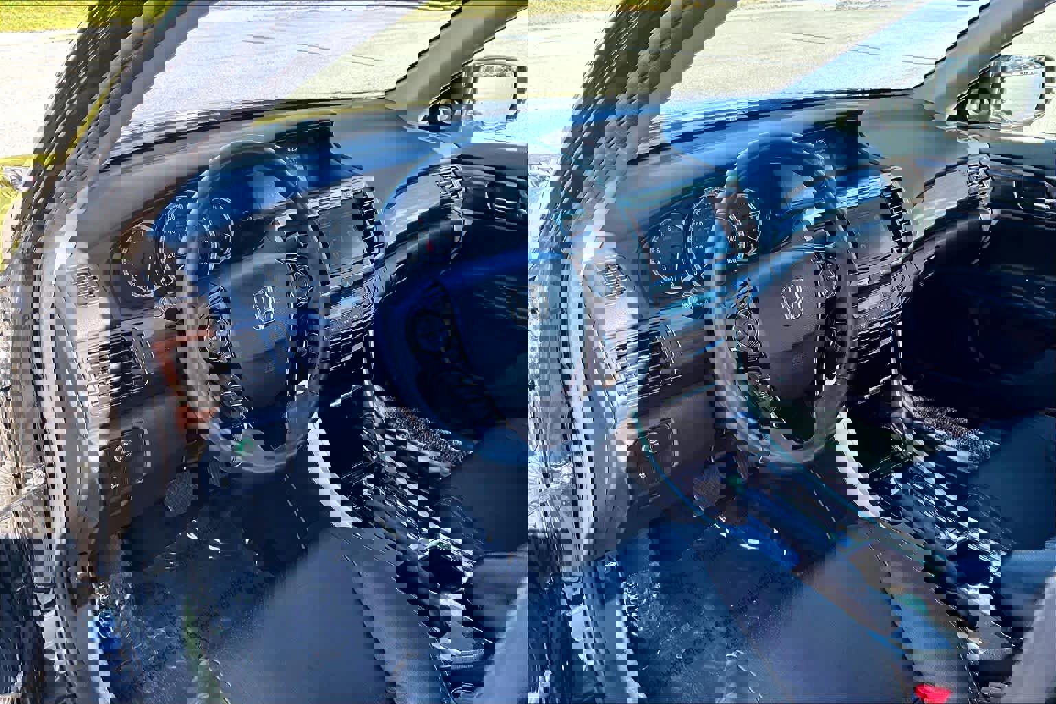 Used 2017 Honda Accord EX-L image 18