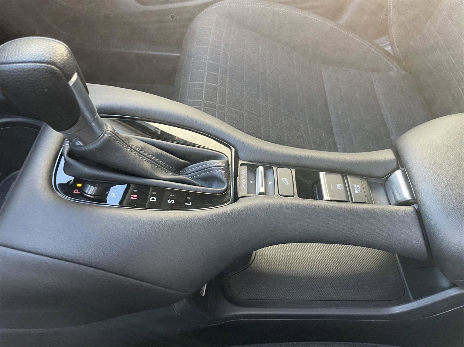 Used 2023 Honda HR-V LX image 29