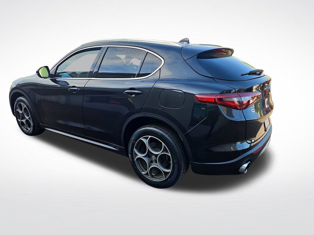 Used 2018 Alfa Romeo Stelvio Ti AWD/4WD image 4
