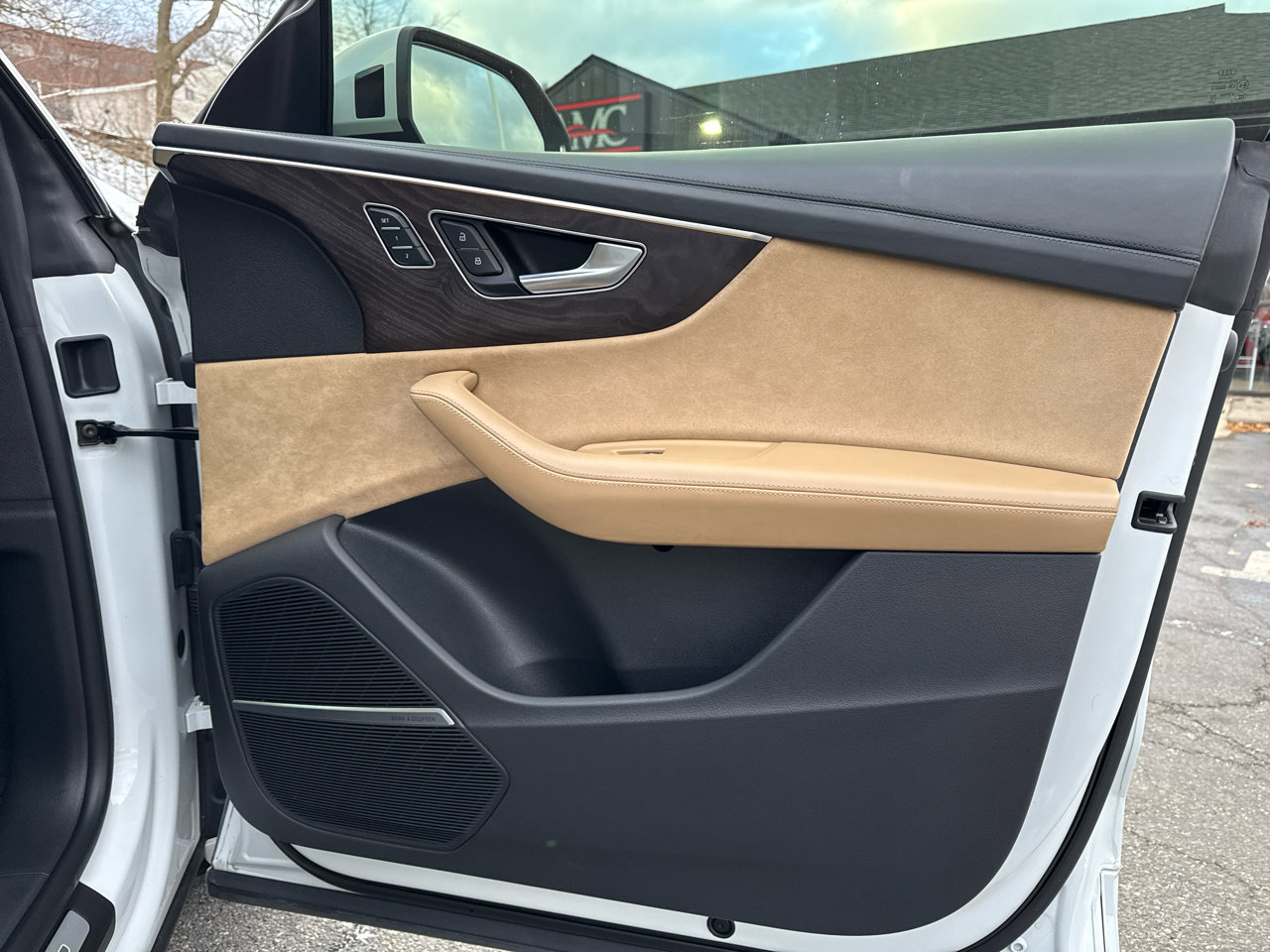 Used 2021 Audi Q8 Prestige w/ Prestige Package image 40