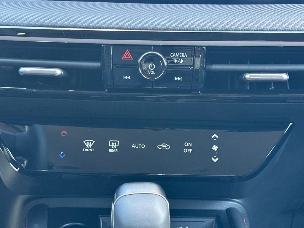 New 2025 Nissan Kicks SR image 22