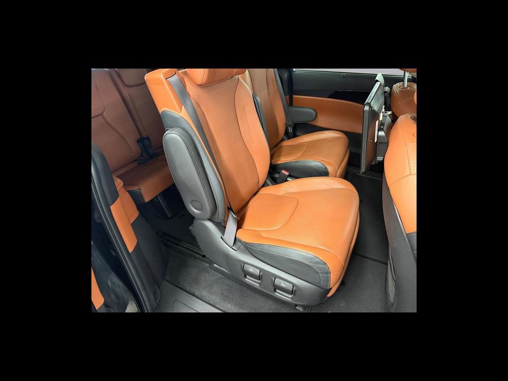 Used 2022 Kia Carnival SX Prestige FWD image 19