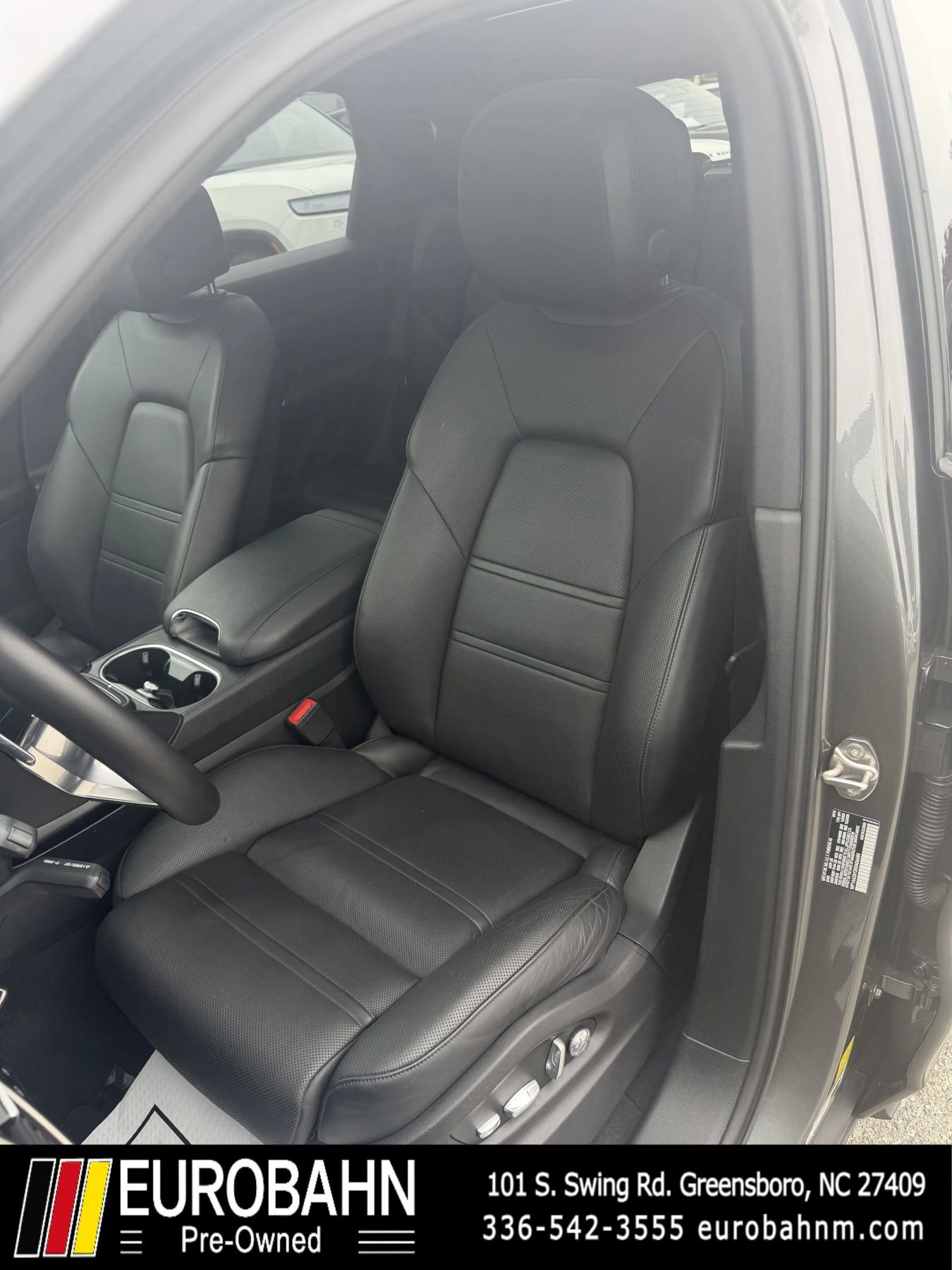 Used 2019 Porsche Cayenne AWD/4WD image 6
