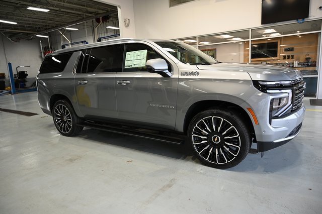 New 2026 Chevrolet Suburban High Country image 9