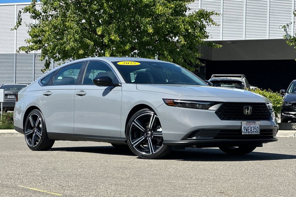 Used 2025 Honda Accord Sport image 2
