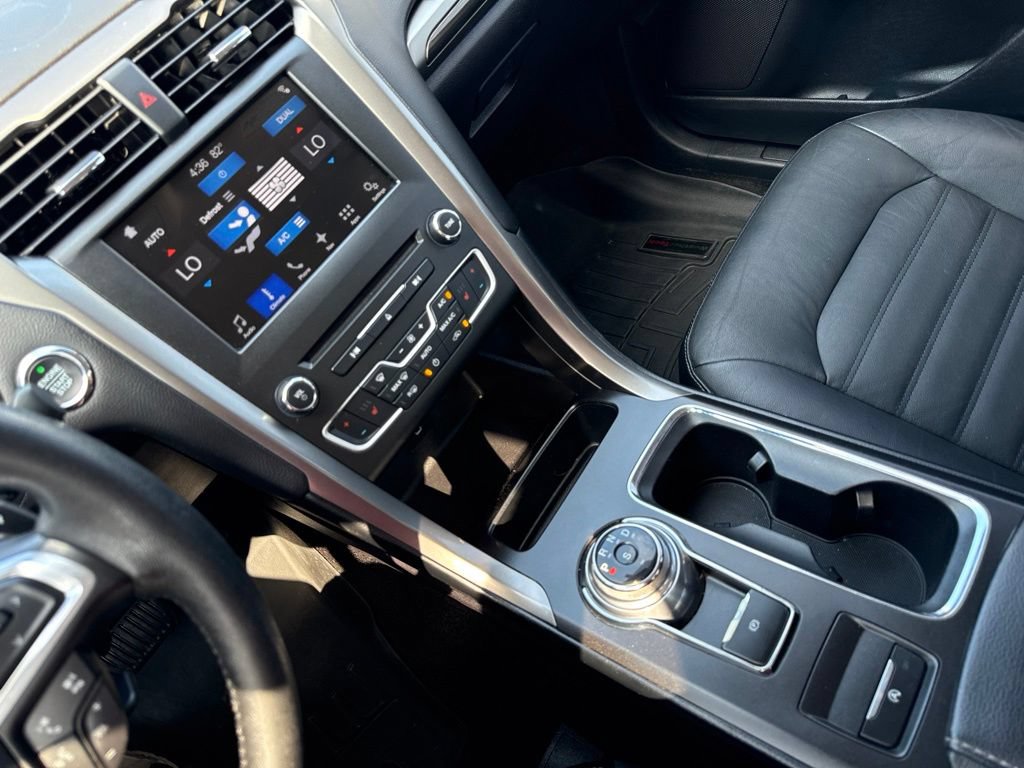 Used 2018 Ford Fusion SE w/ Fusion SE Technology Package FWD image 27