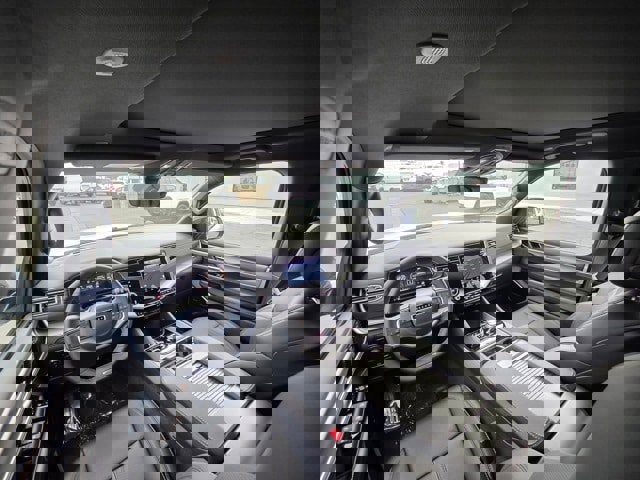 New 2025 Jeep Wagoneer L Series III w/ Premium Group I image 21