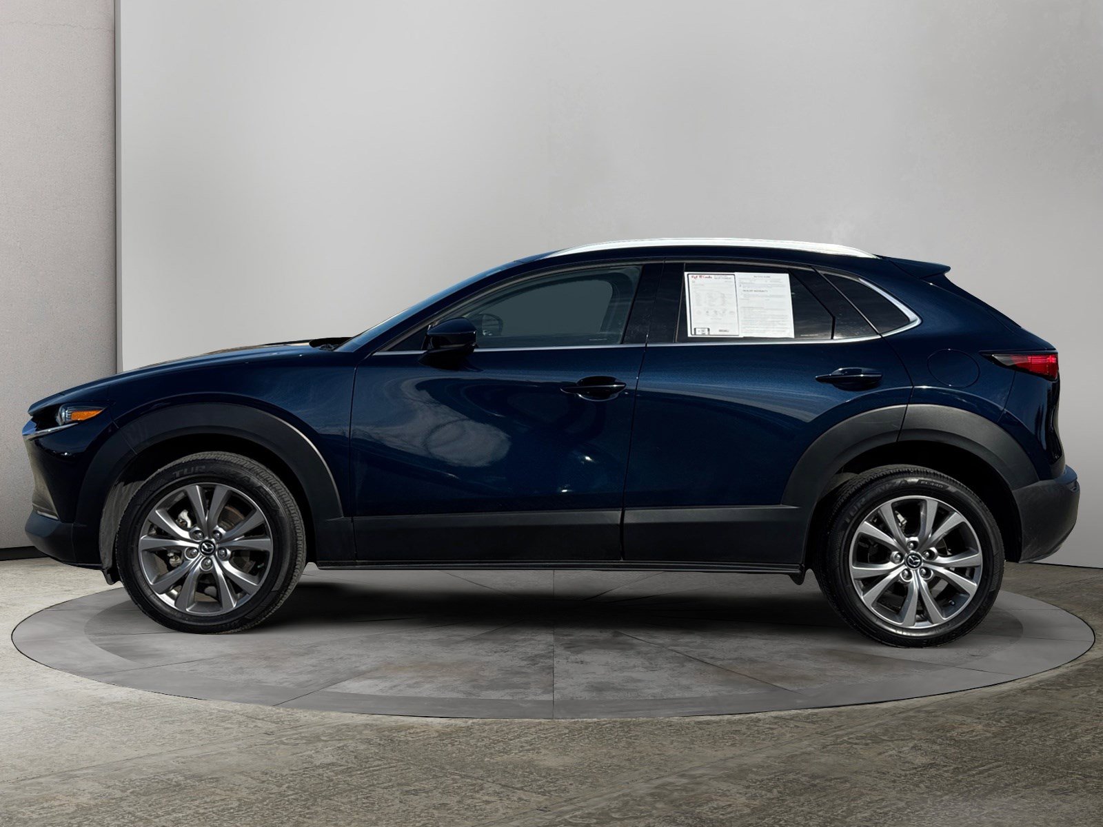 Used 2021 MAZDA CX-30 AWD 2.5 S w/ Premium Package image 2
