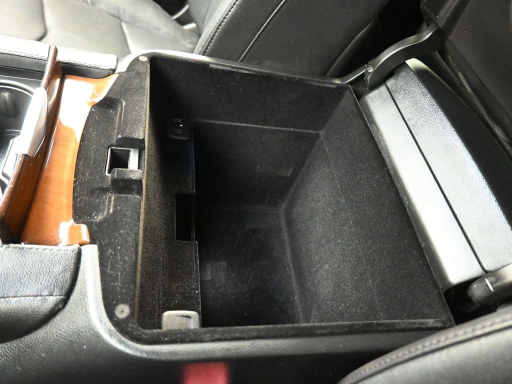 Used 2017 Cadillac Escalade Premium Luxury image 26