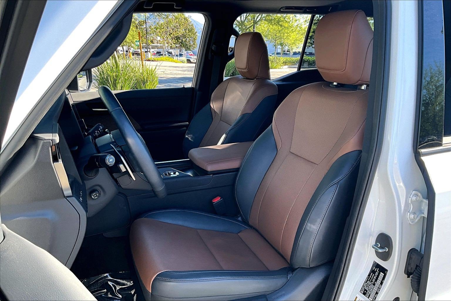 Used 2026 Lexus GX 550 w/ Accessory Package (31) AWD/4WD image 9
