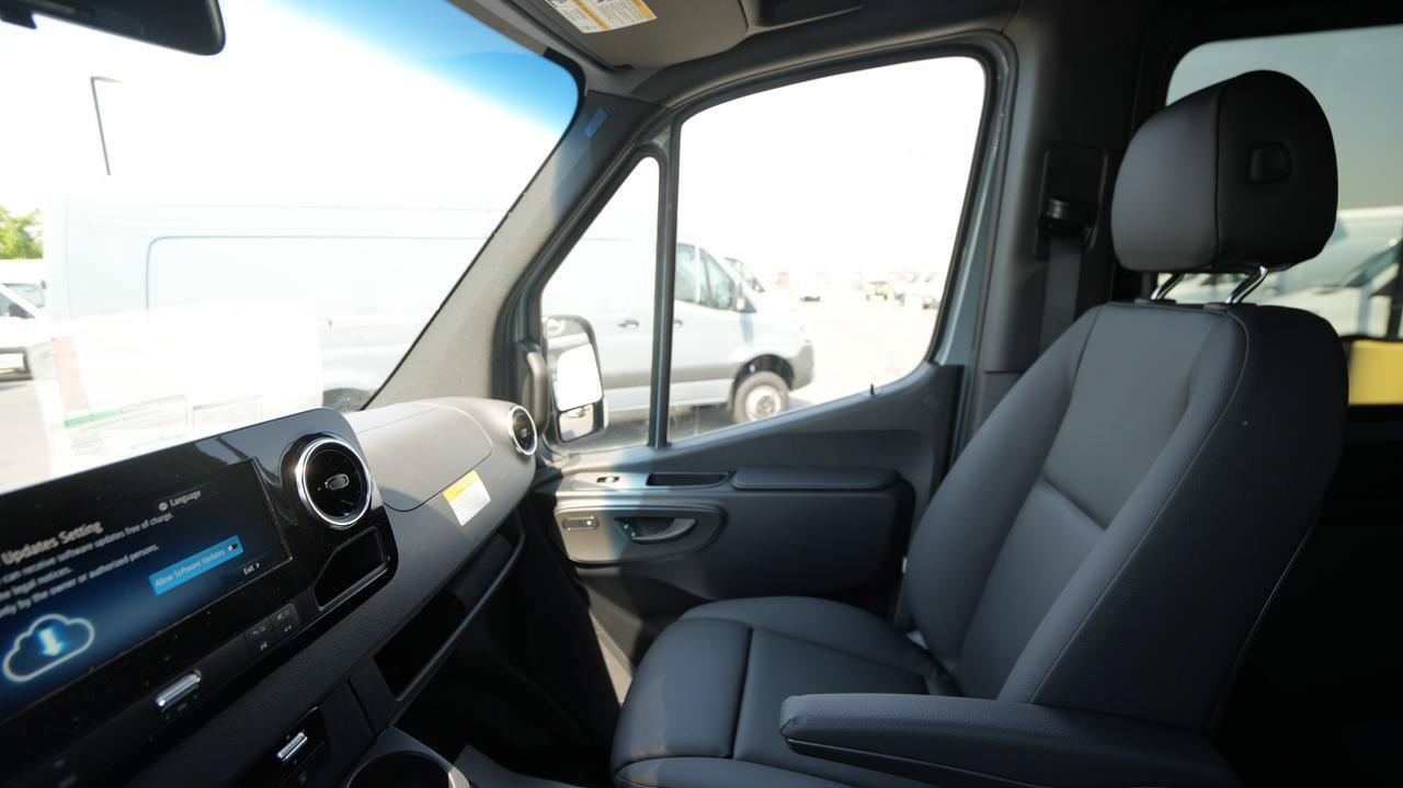 New 2026 Mercedes-Benz Sprinter 2500 image 9