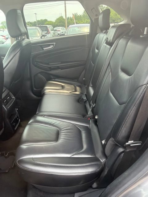 Used 2022 Ford Edge Titanium AWD/4WD image 9