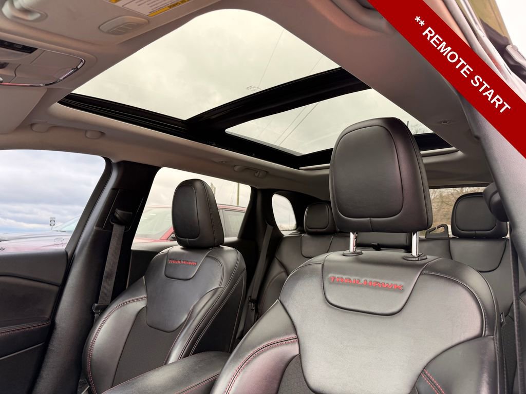 Used 2020 Jeep Cherokee Trailhawk w/ Comfort & Convenience Group image 12