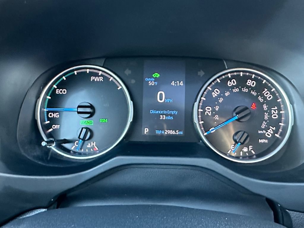 Used 2022 Toyota RAV4 SE w/ Convenience Package image 13