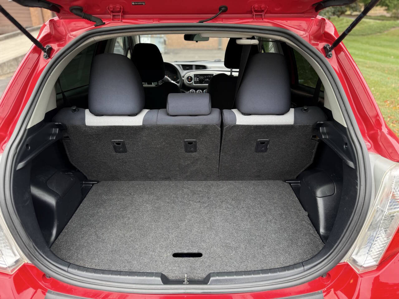 Used 2014 Toyota Yaris LE FWD image 16