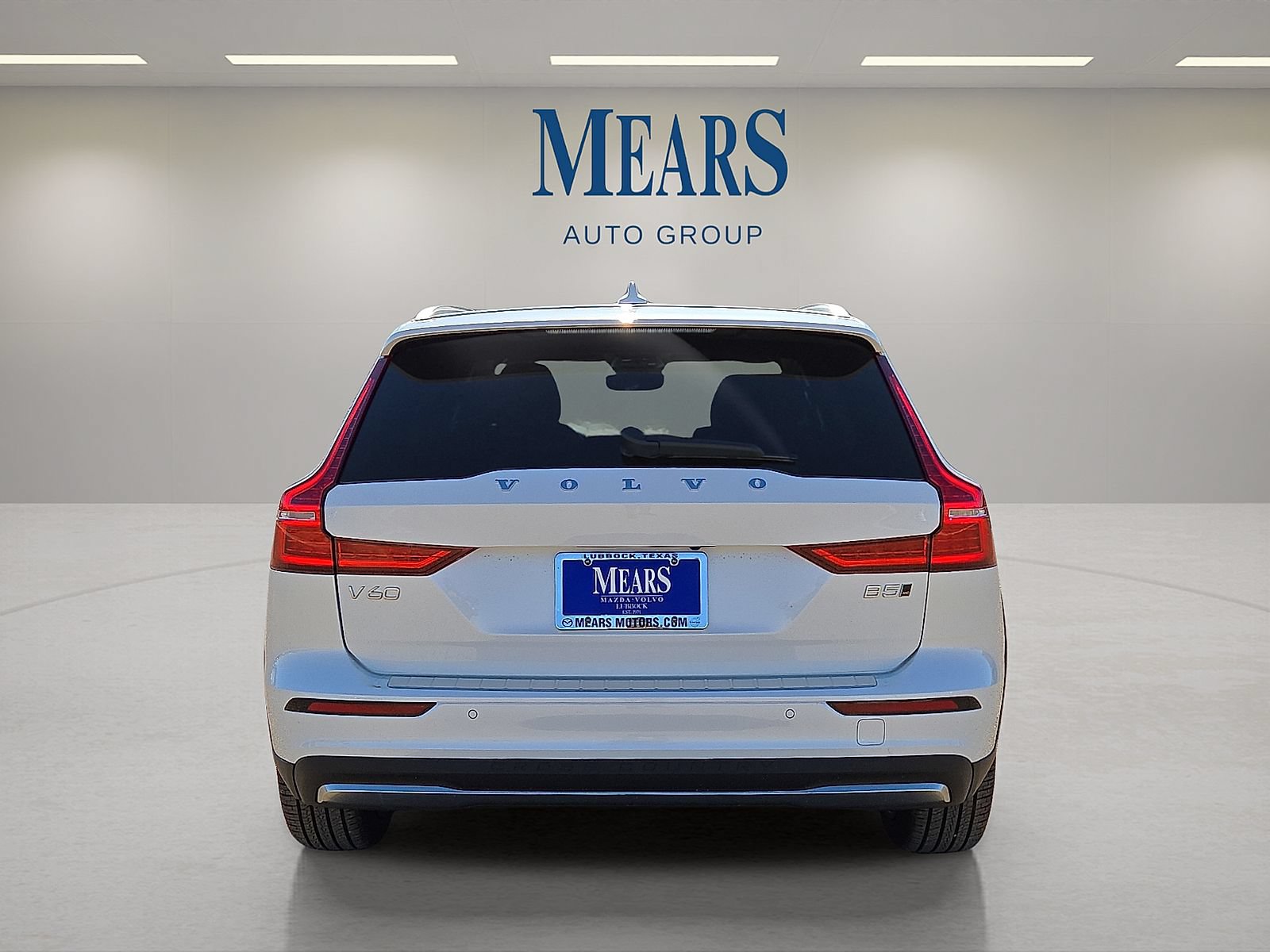 New 2026 Volvo V60 B5 Cross Country Plus w/ Protection Package Premier AWD/4WD image 4