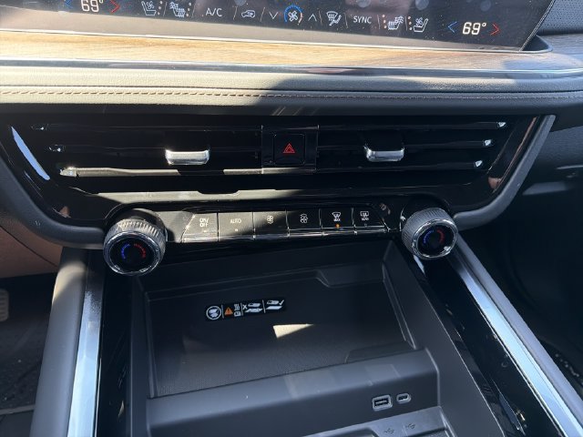 New 2026 Chevrolet Tahoe High Country w/ Sun And Tow Package AWD/4WD image 20