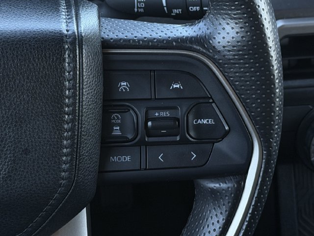 Used 2025 Toyota 4Runner SR5 AWD/4WD image 15