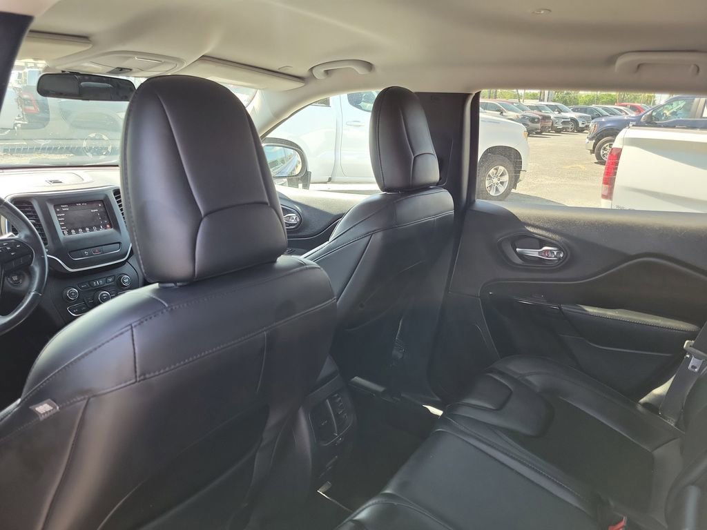 Used 2020 Jeep Cherokee Latitude Plus FWD image 27
