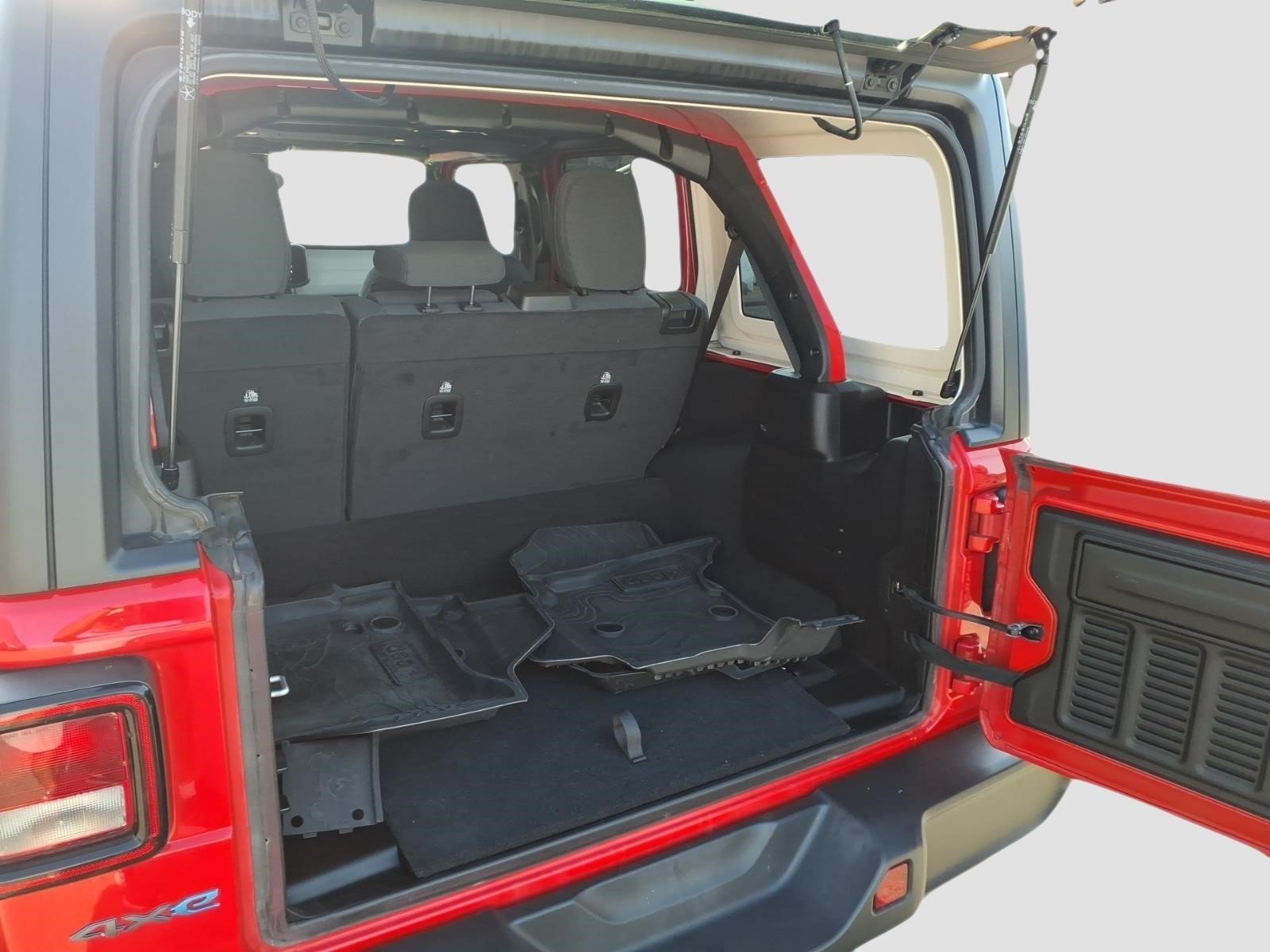 Used 2024 Jeep Wrangler Unlimited AWD/4WD image 15