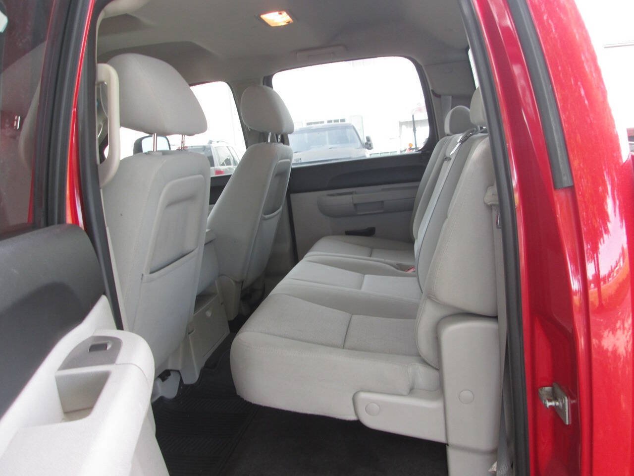 Used 2011 Chevrolet Silverado 2500 LT w/ Interior Plus Package AWD/4WD image 18