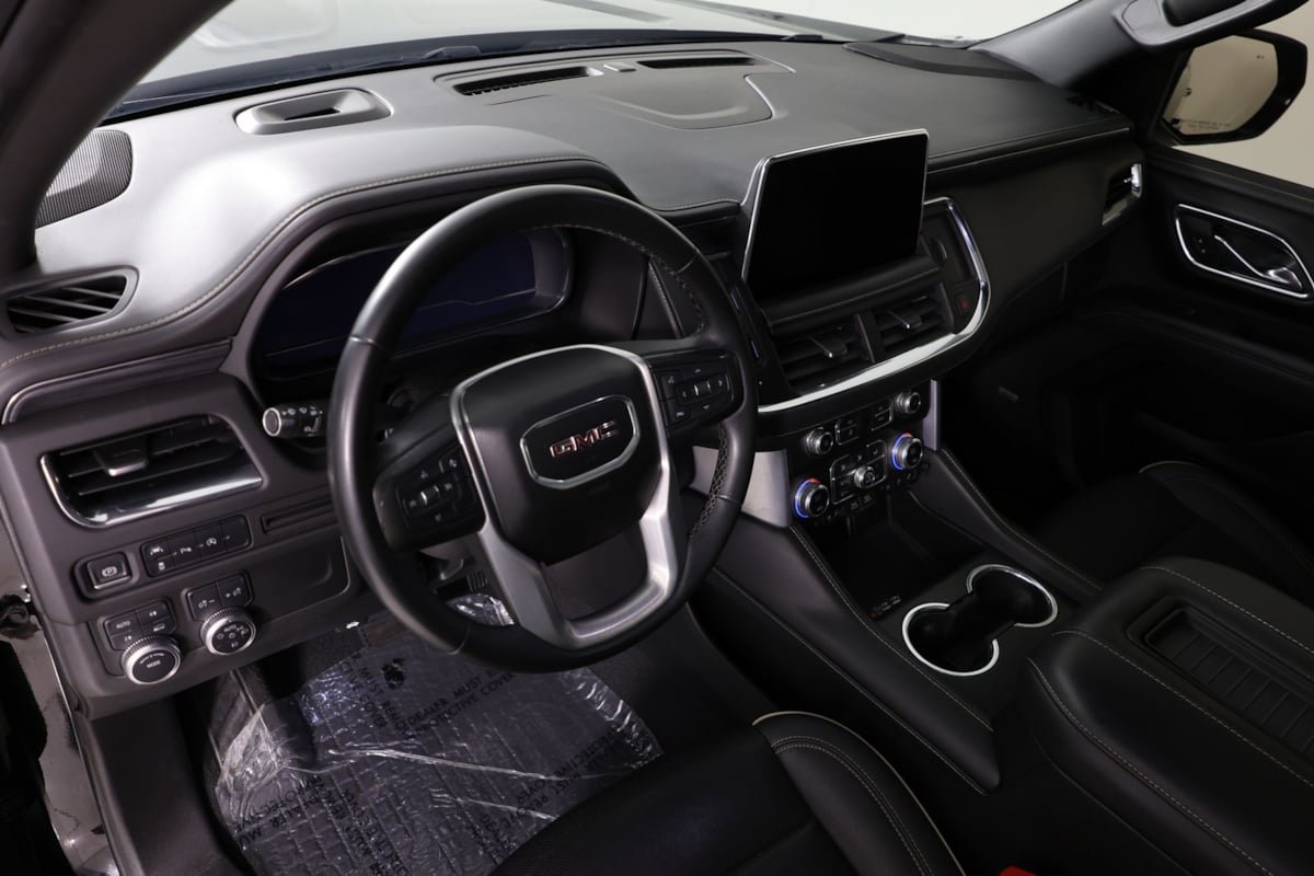 Used 2023 GMC Yukon XL SLT AWD/4WD image 25