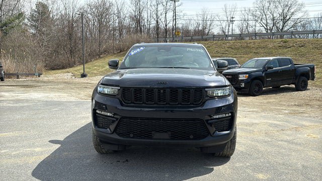 Certified 2024 Jeep Grand Cherokee Limited w/ Luxury Tech Group II image 3