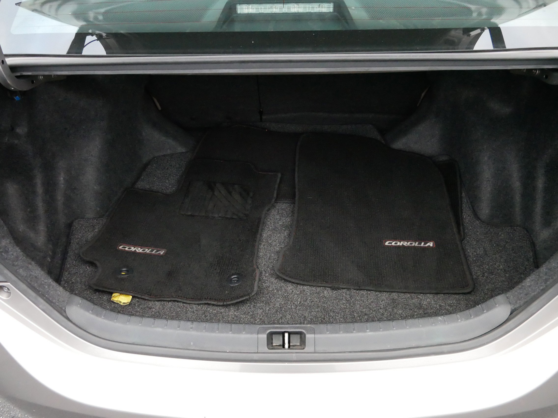 Used 2014 Toyota Corolla LE image 18