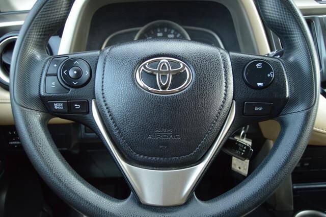 Used 2014 Toyota RAV4 XLE AWD/4WD image 18