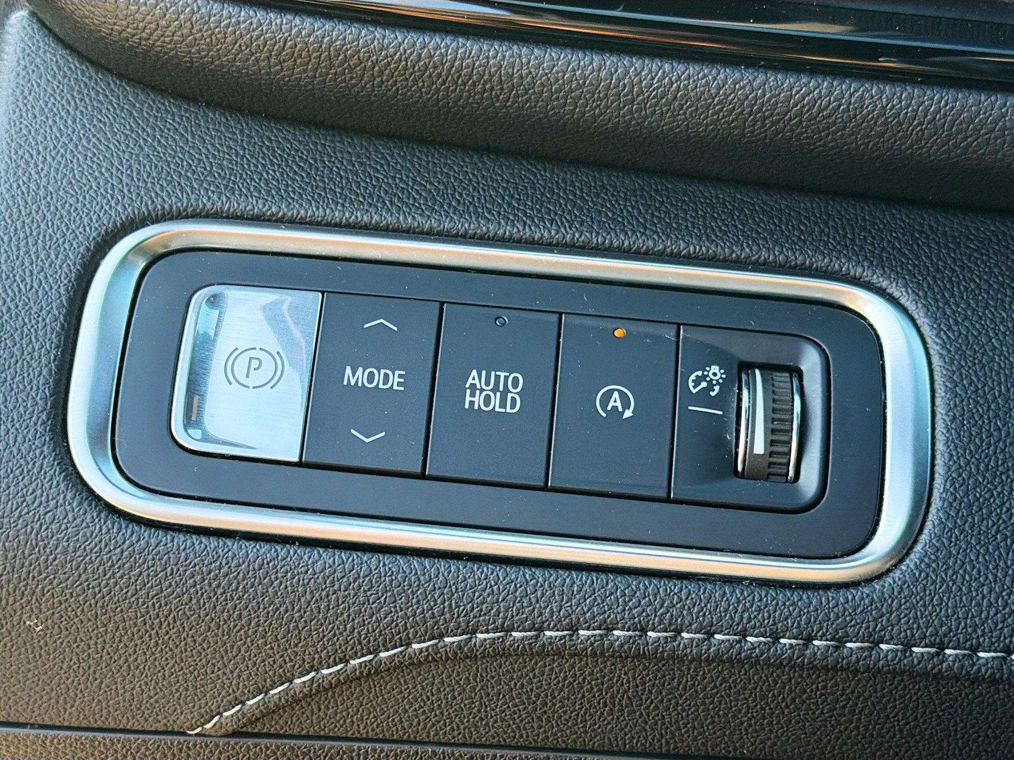 Used 2025 Buick Enclave Preferred image 34