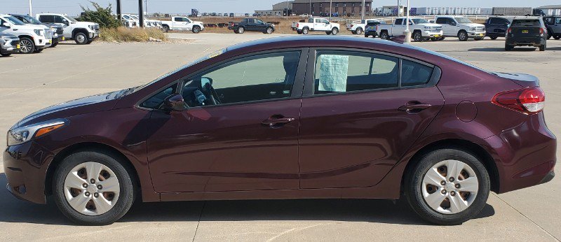 Used 2017 Kia Forte LX image 5
