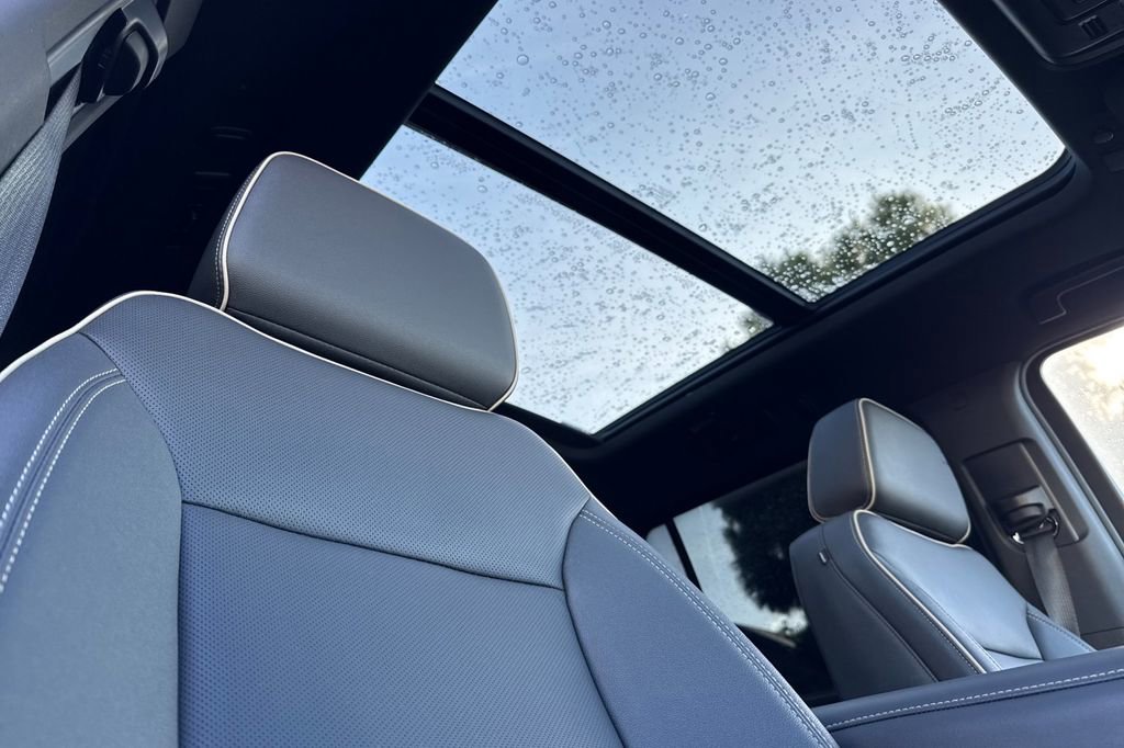 Certified 2024 Chevrolet Suburban Premier AWD/4WD image 20