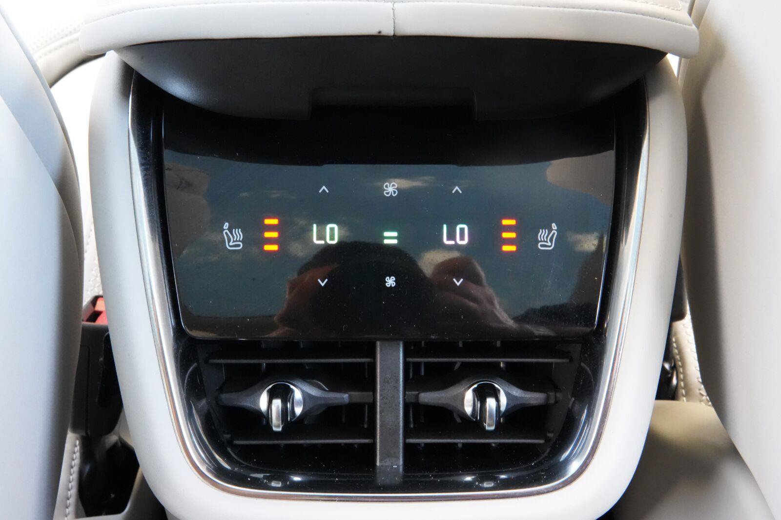 Used 2025 Volvo EX90 Plus AWD/4WD image 33