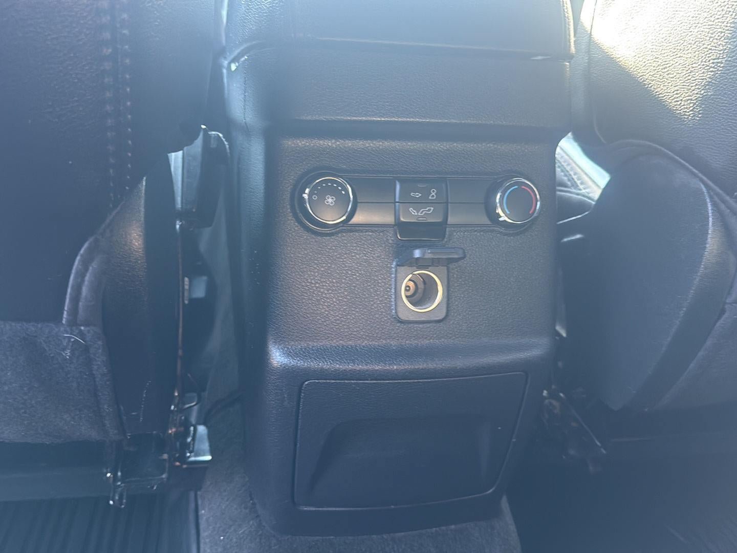 Used 2018 Ford Explorer XLT w/ Equipment Group 202A AWD/4WD image 15