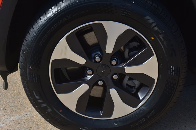 Used 2023 Jeep Grand Cherokee 4WD 4xe image 10