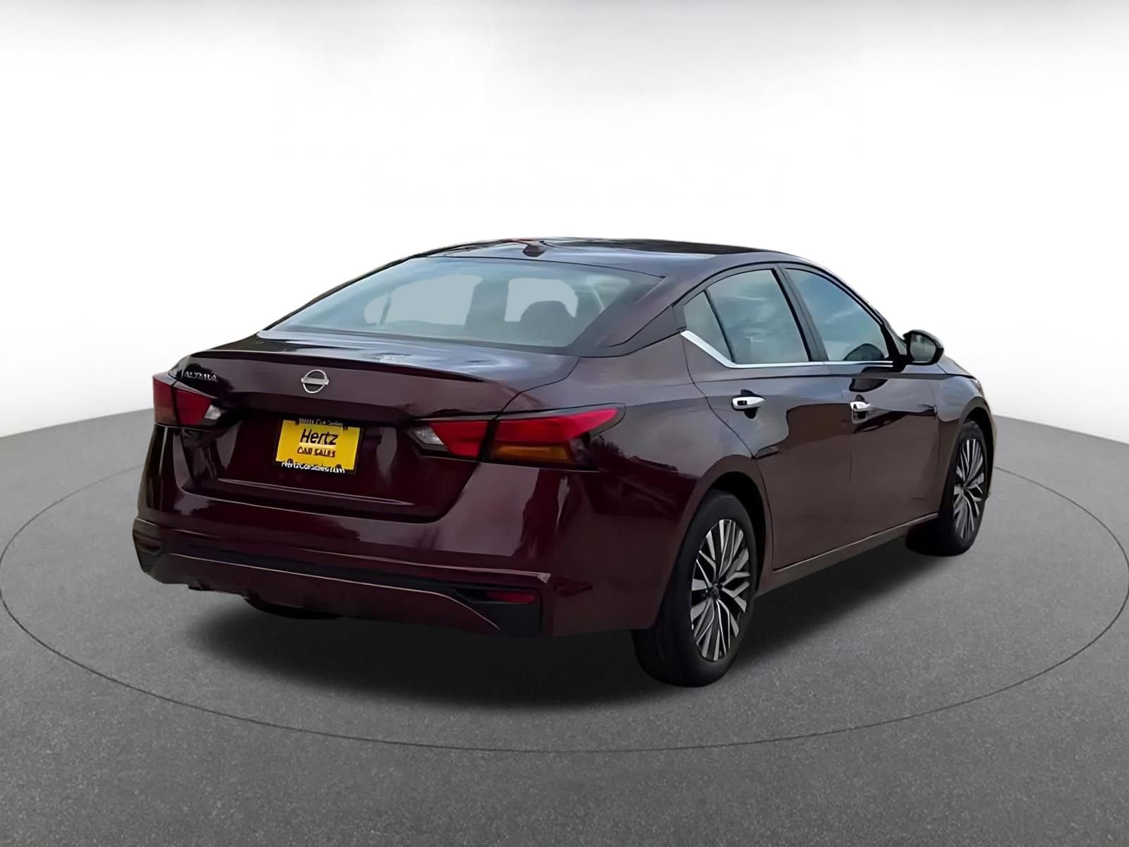 Used 2025 Nissan Altima 2.5 SV image 14