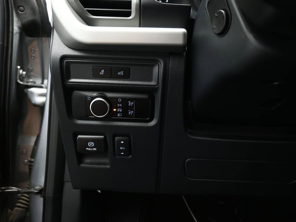 Certified 2024 Ford Expedition Max XLT image 12