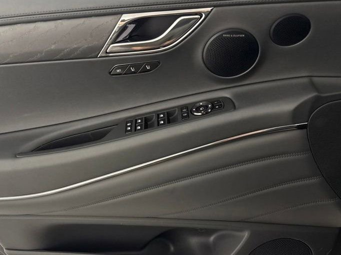 New 2026 Genesis GV80 3.5T e-SC image 13