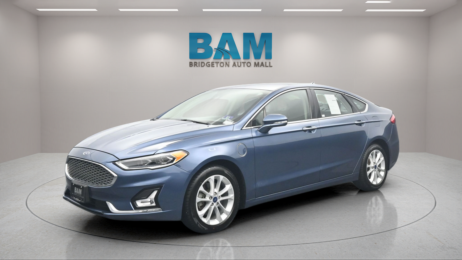 Used 2019 Ford Fusion Energi Titanium FWD image 4