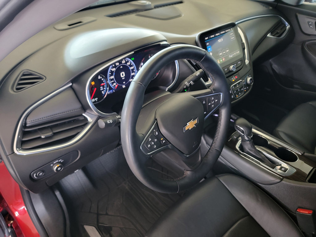 Used 2025 Chevrolet Malibu LT FWD image 14