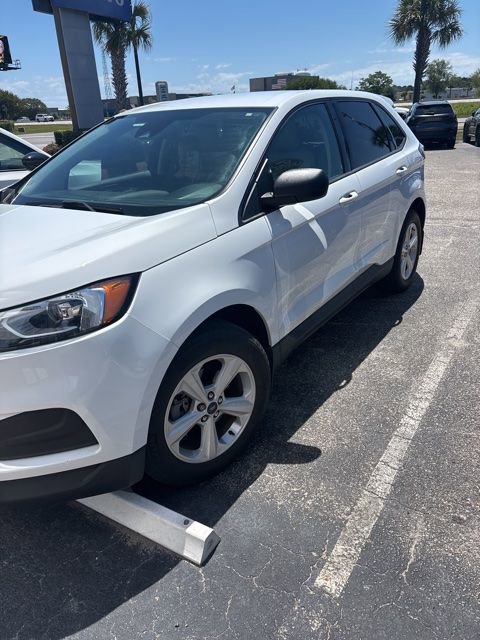 Used 2020 Ford Edge SE w/ Cargo Accessory Package FWD image 3