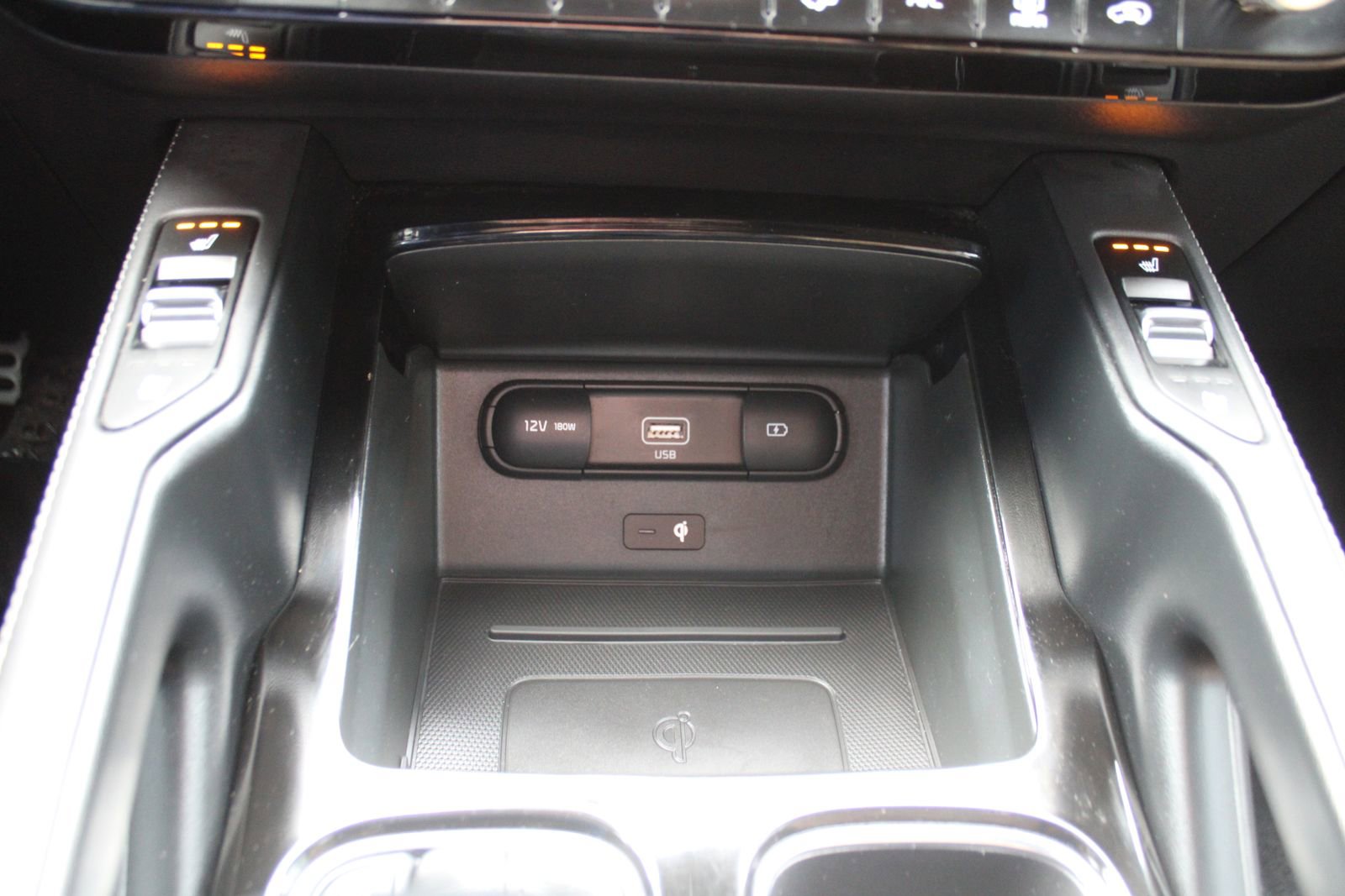 Used 2022 Kia Telluride SX w/ SX Prestige Package image 42